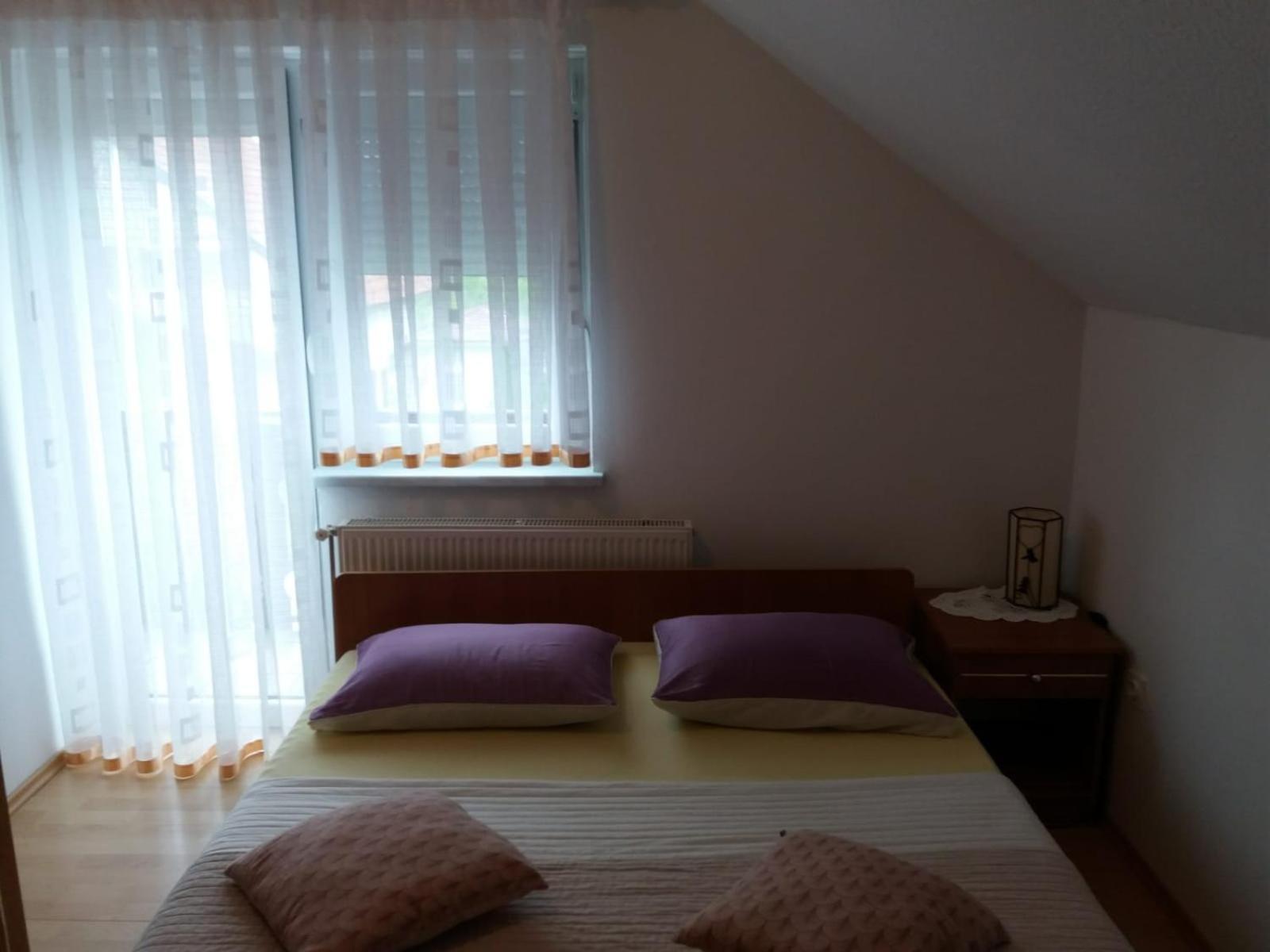 Guesthouse Tomas Catrnja ภายนอก รูปภาพ