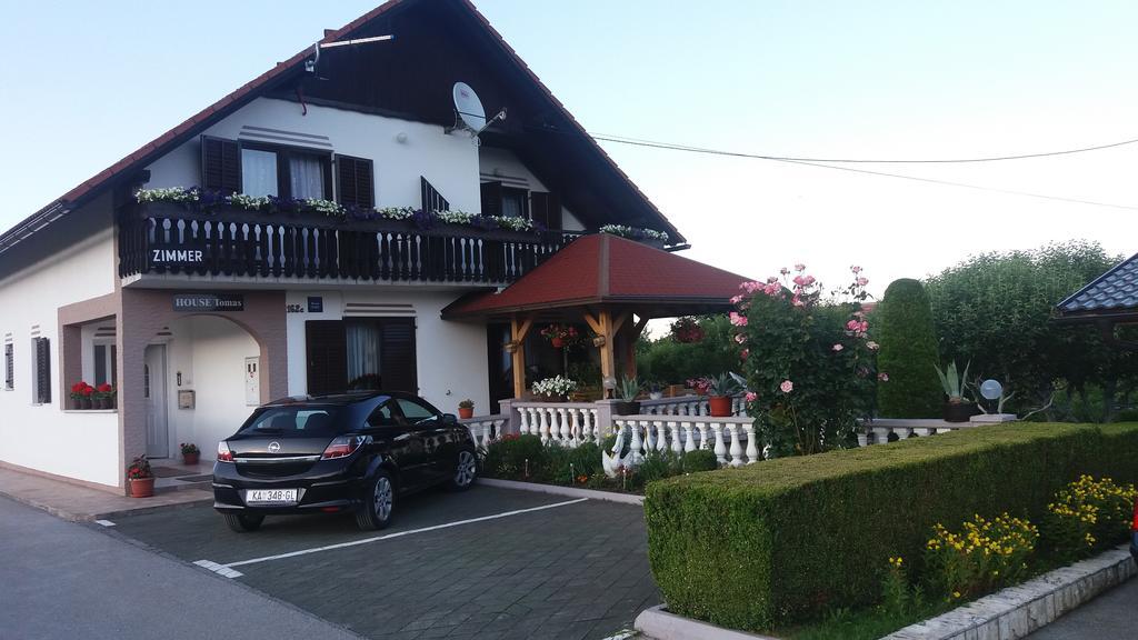 Guesthouse Tomas Catrnja ภายนอก รูปภาพ